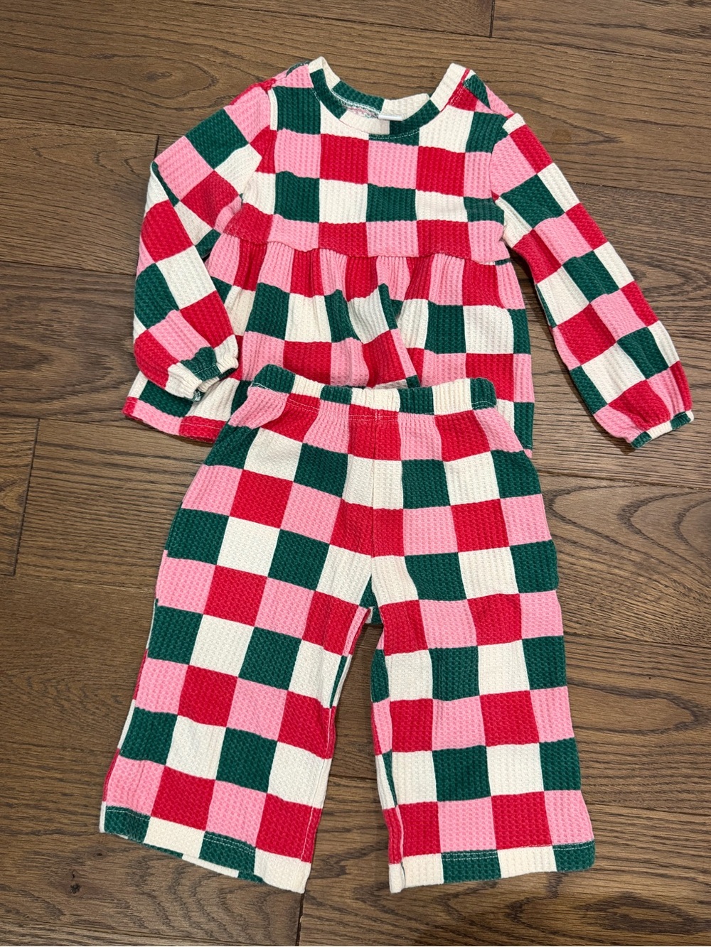 Old Navy Girls Checker Knit Lounge Set in Pink, Red & Green